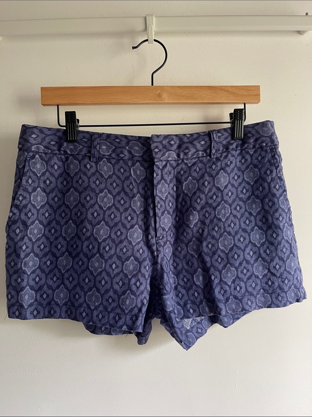 NWT Cynthia Rowley Size 8 100% Linen Navy Blue Ikat Geometric Print Shorts Chic